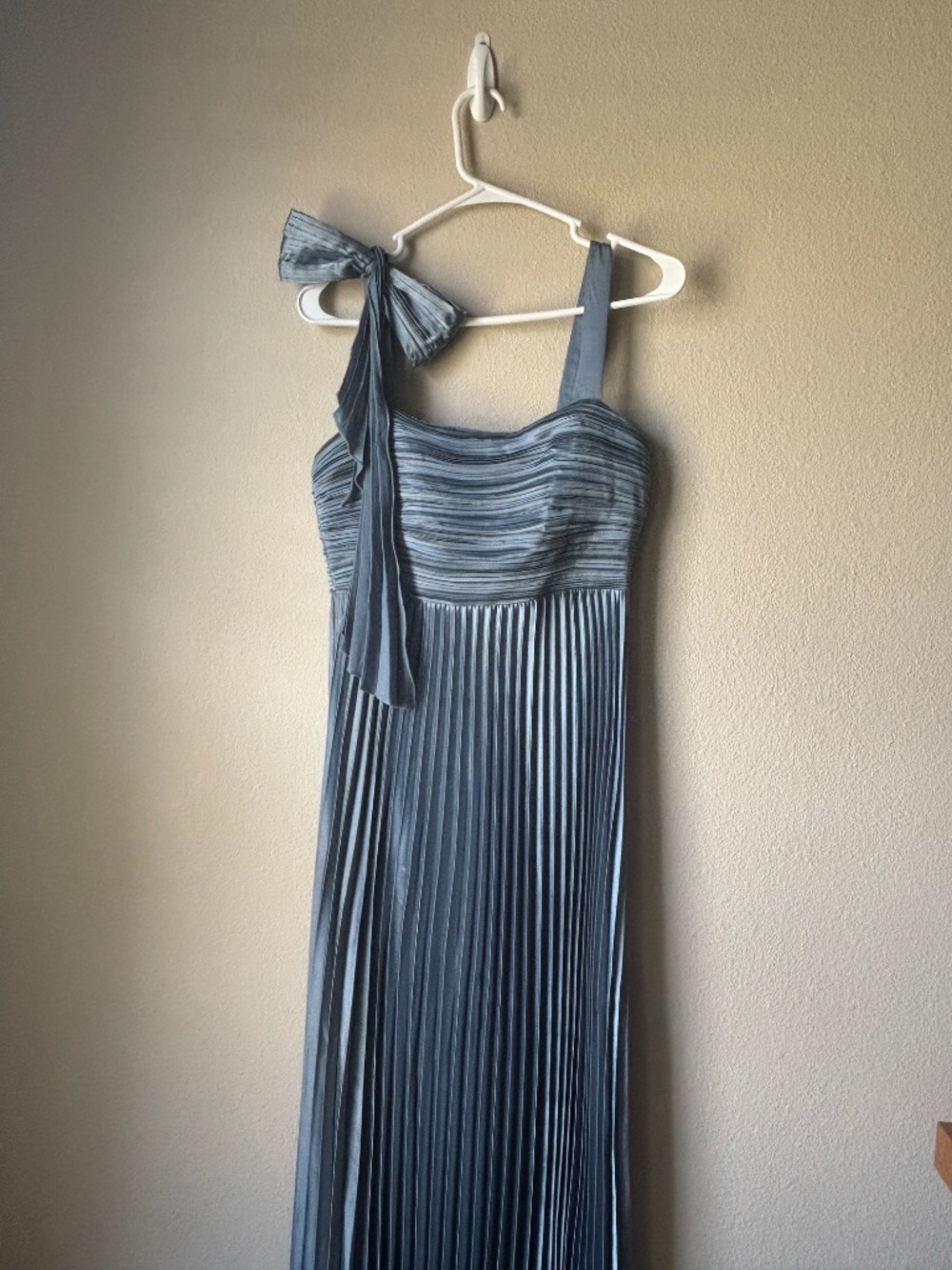 Slate Satin Pleated Sleeveless Bow Maxi Dress Size Large